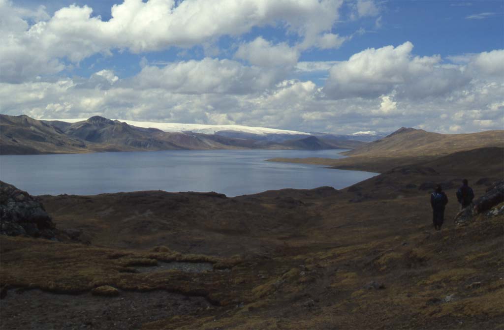 Arrivée sur les rives de la laguna Sibinacocha, le 13 août 1996