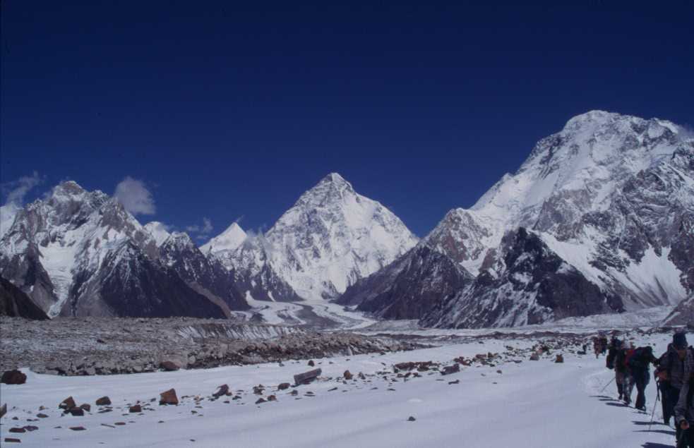 Deux des quatorze 8000 de la Terre, le 15 août 1999