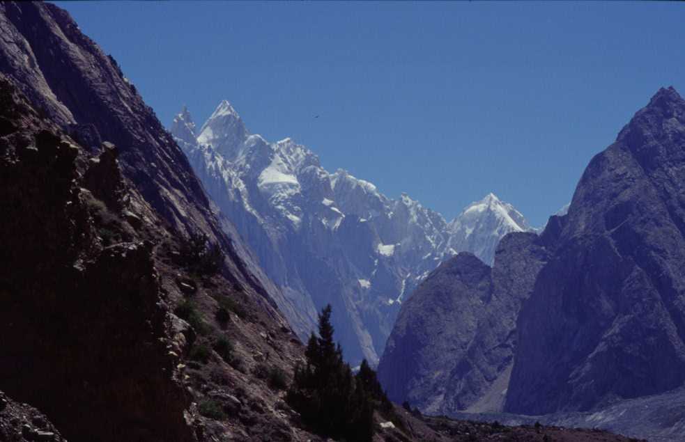 Vallée des K6 et K7, prise depuis Saïtcho le 19 août 1999