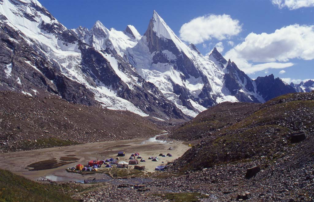 Balade au-dessus du camp de Khuispan, vue sur le Leïla-pic, le 17 août 1999