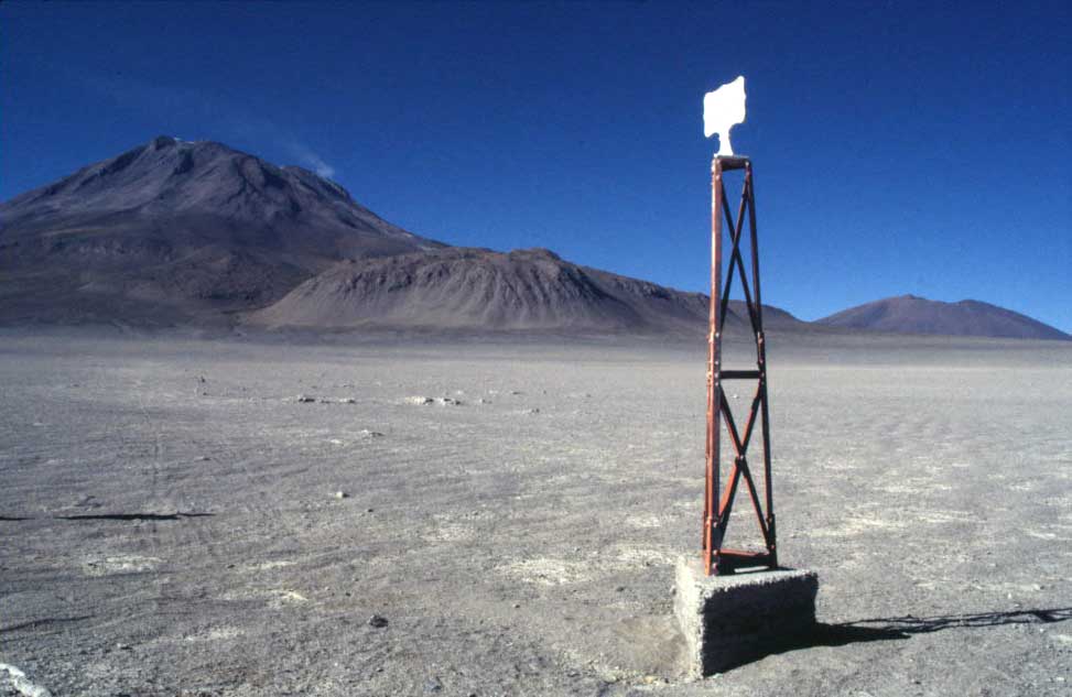 Borne frontière chilo-bolivienne à Ollaguë, le 17 août 2000