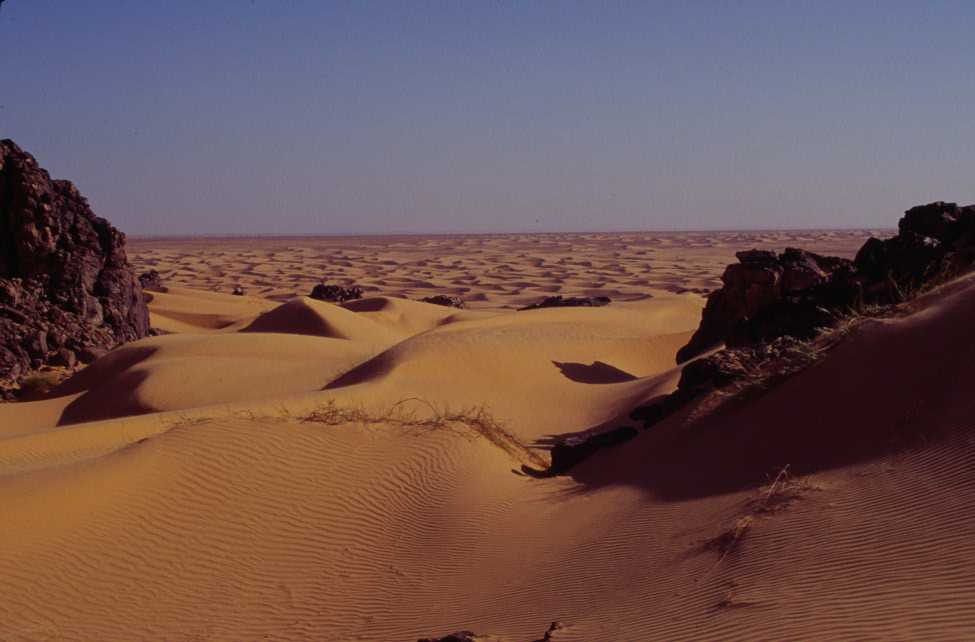 Une vue du cordon de Zerga, le 23 mars 2000