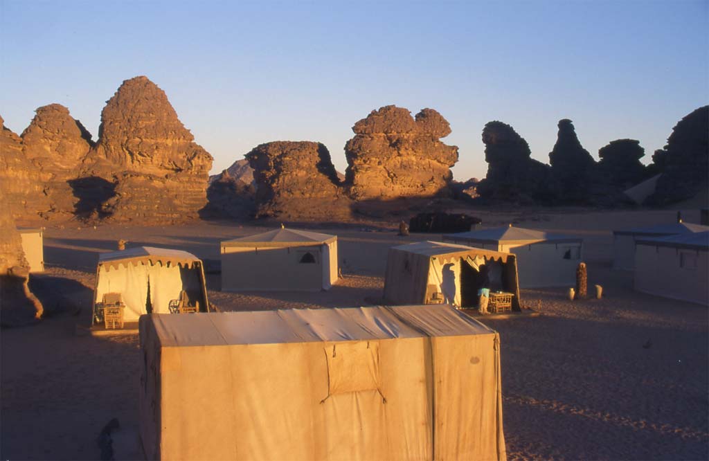 Halte au camp de Dar Aouïs, le 11 février 2002