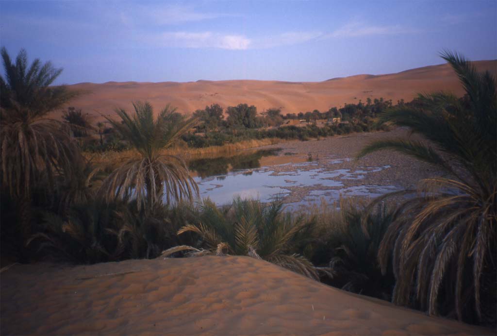 Le lac de Mandara dans l’erg d’Ubari, le 21 février 2002