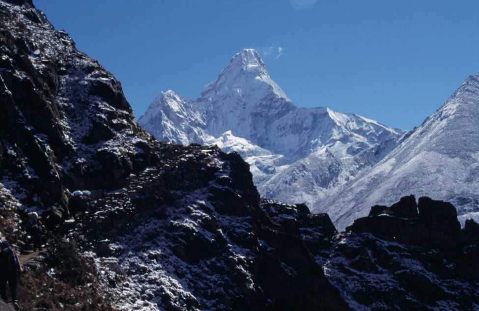 Vue de l’Ama Dablam depuis les hauteurs de Pangboche, le 17 avril 2003