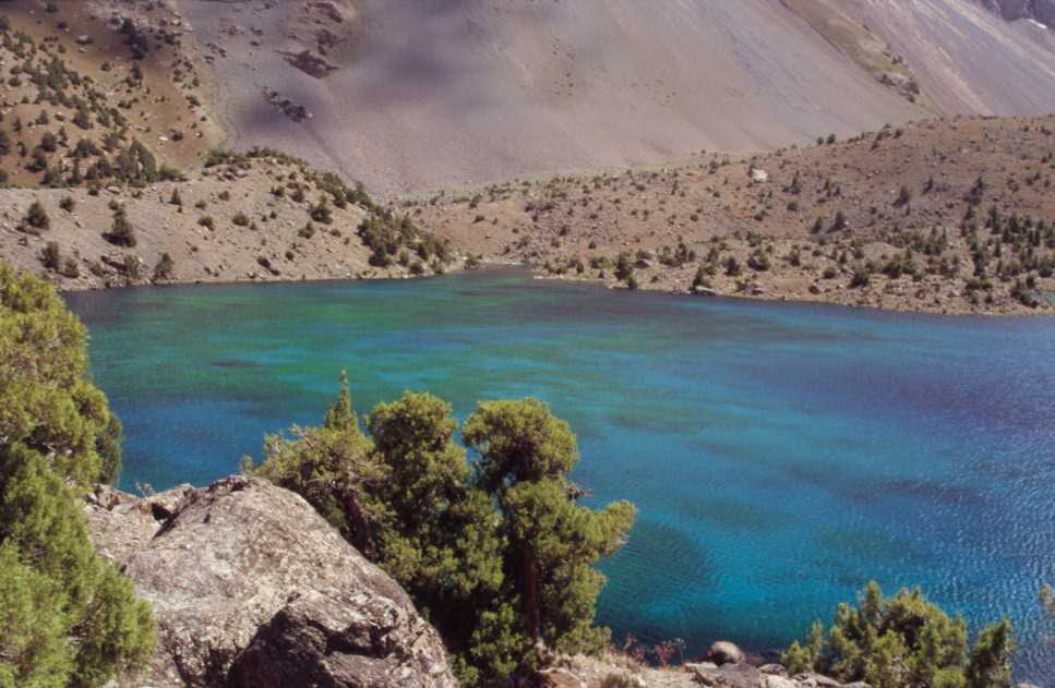 Les rives du lac Alaoudine, le 18 août 2004