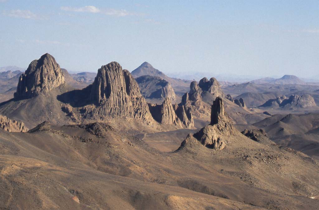 Les célèbres pitons volcaniques de l’Assekrem, le 28 décembre 2004