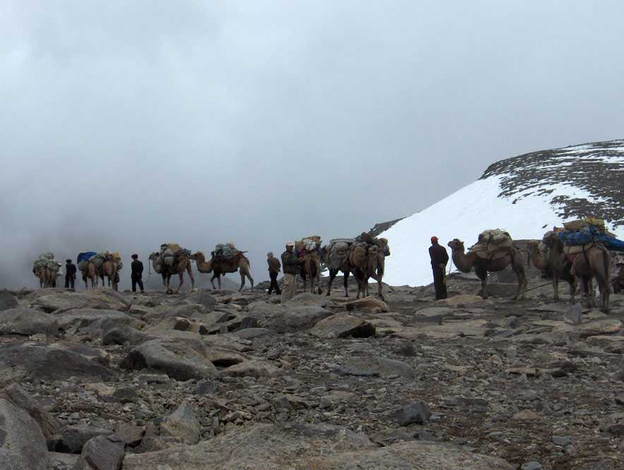 Passage du col de Turbulung (4917 m), le 15 août 2005