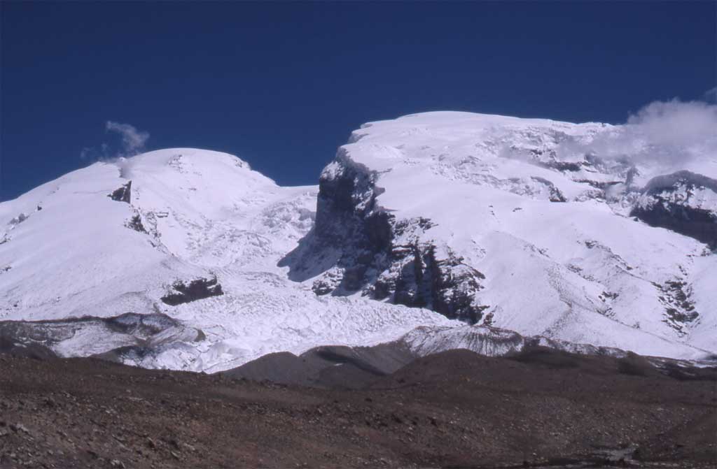 Le Mustagh-ata vu du camp de Tchotchomak, le 9 août 2005