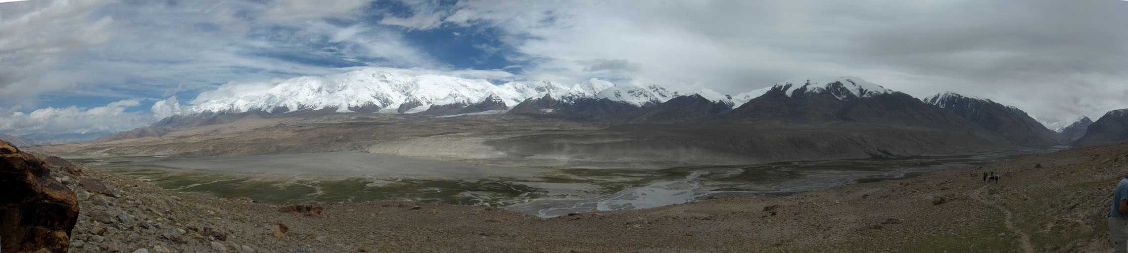 Panorama sur la vallée de K’eng-hiu-war (Kengxuwar), le 12 août 2005