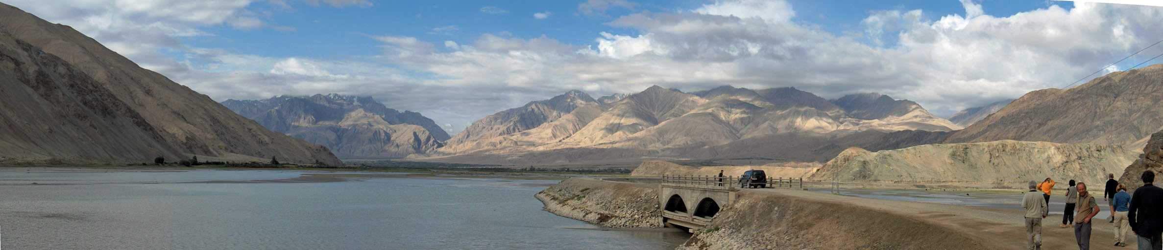 Lac de retenue près de Tashkurghan, le 19 août 2005