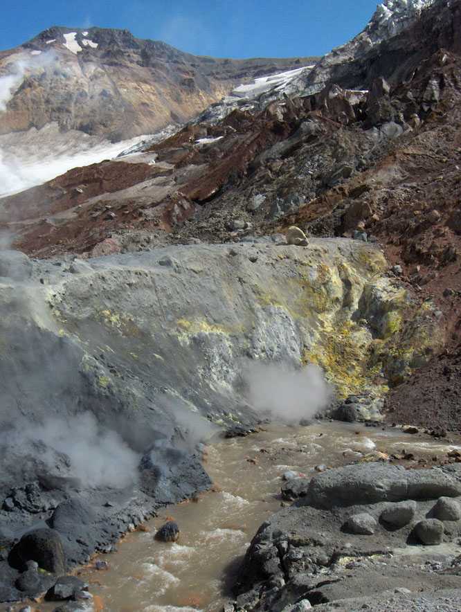 Paysage dans le cratère du Moutnovski, le 10 août 2006