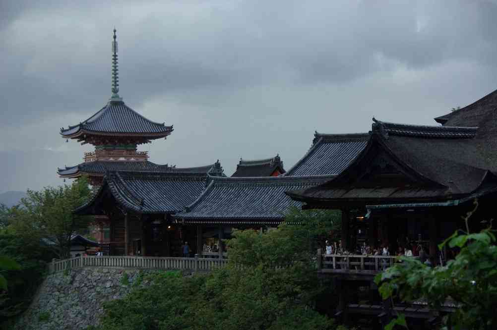 Vue générale du temple de Kiomizu-dera (Kyōto), le 15 septembre 2007