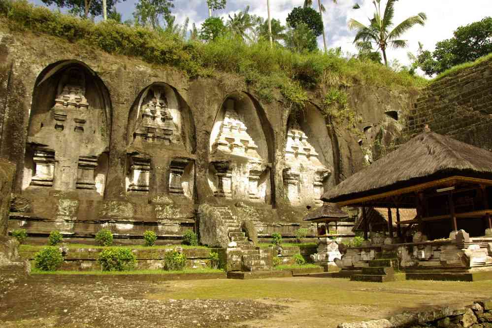 Cénotaphes royaux du XIe siècle dans le temple de Gunung Kawi, le 9 juillet 2007