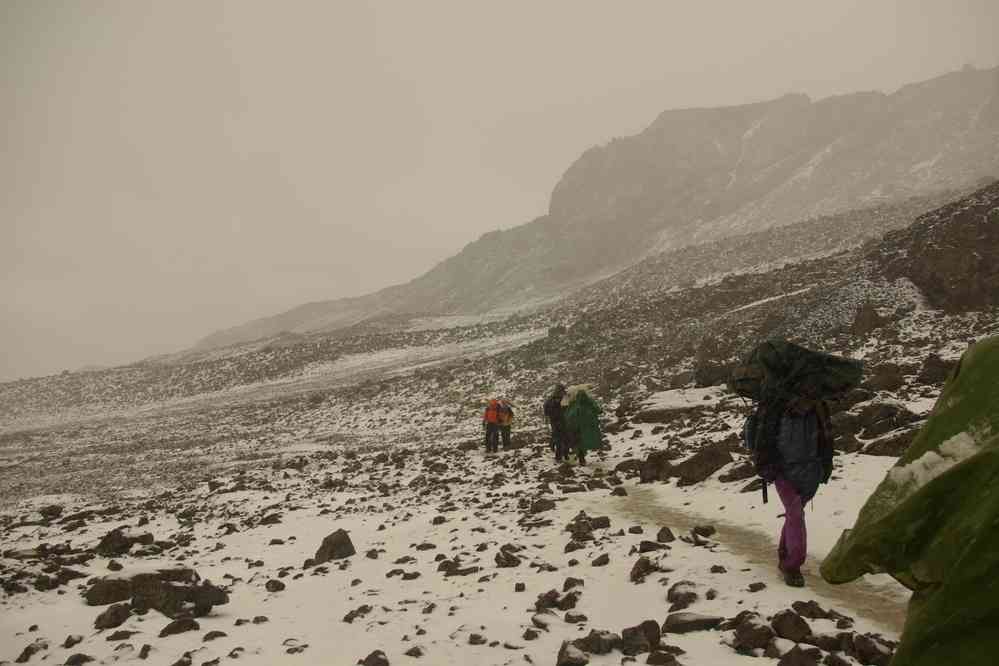 Sous la neige entre Karanga et Barafu, le 14 février 2008