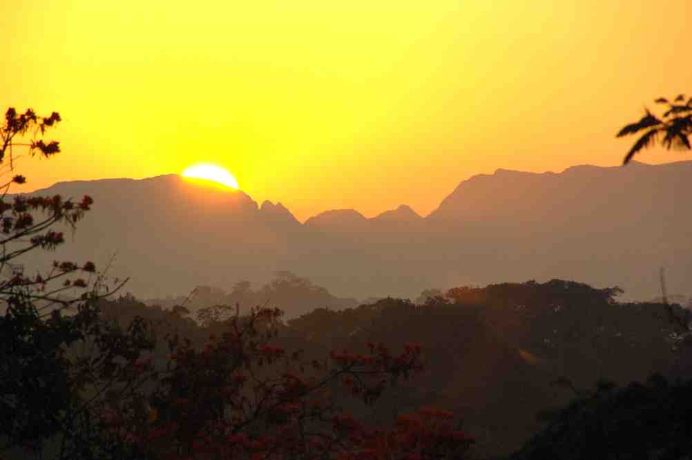 Lever de soleil sur l’Amazonie, le 15 août 2008