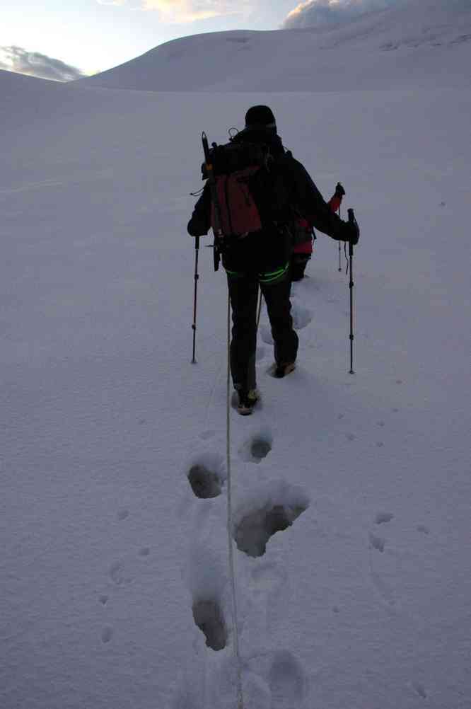 Un aperçu de l’état de la neige avant le col de Semienova, le 15 août 2009