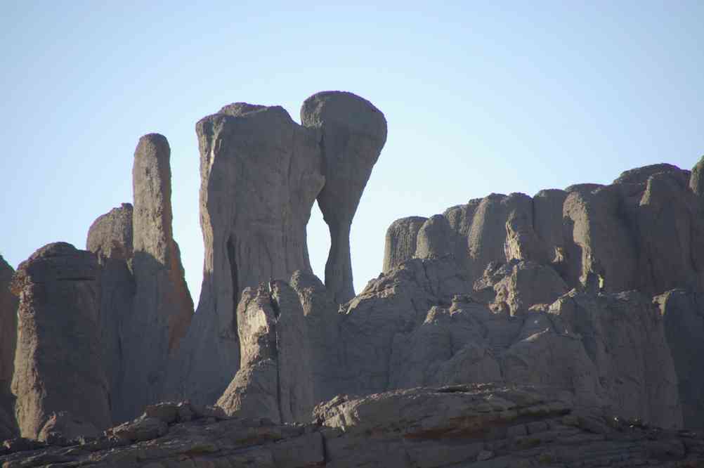 Rocher en forme de montgolfière à El Ghessour, le 1ᵉʳ février 2010