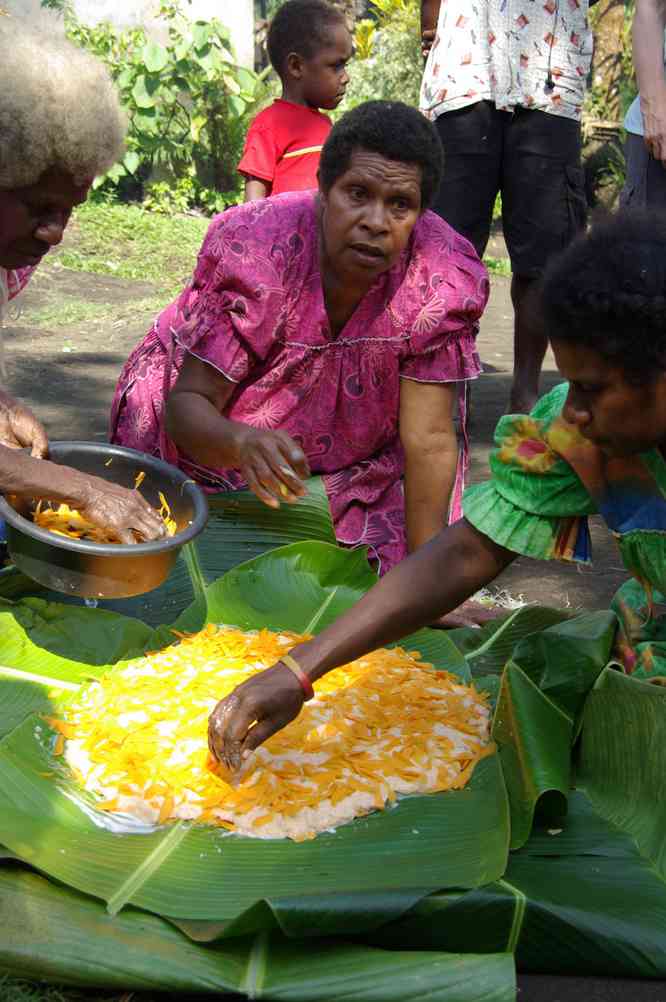 Démonstration de la confection du laplap, le 20 août 2011