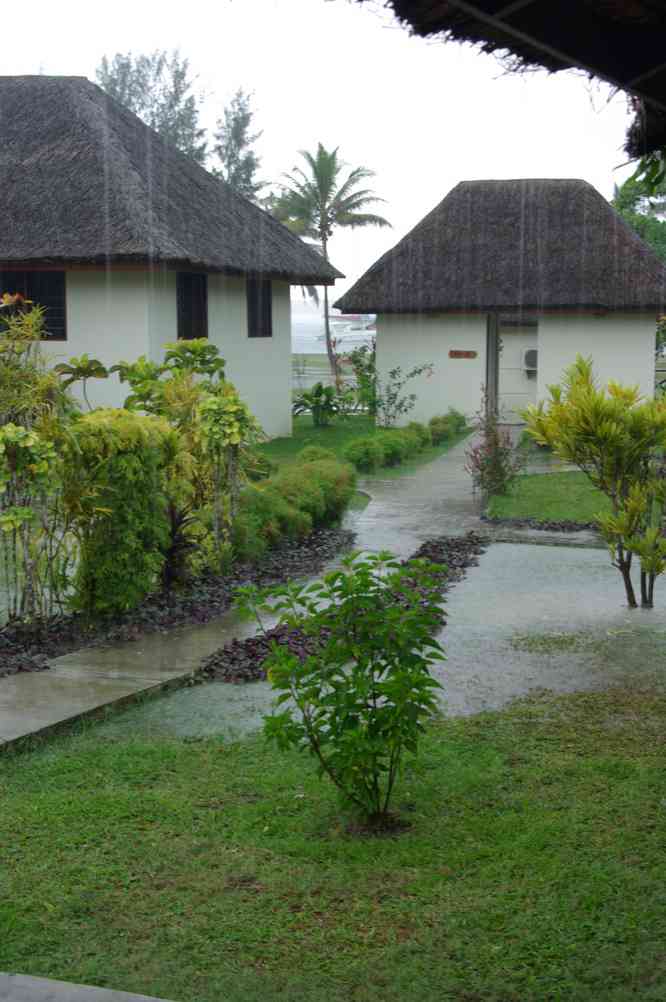 Pluie diluvielle à Luganville, le 22 août 2011