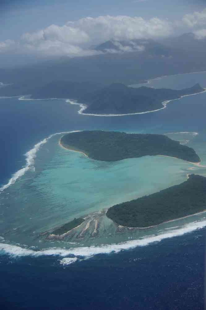 Survol de l’île de Vanua Lava (Kwakea), le 24 août 2011