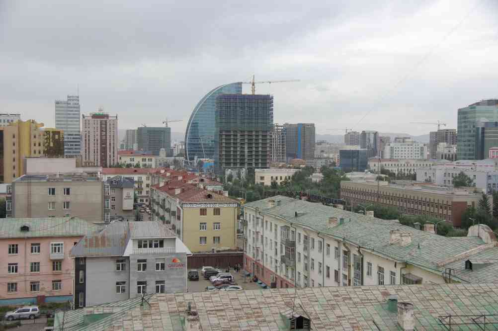 Oulan-Bator (Улаанбаатар) photographiée des fenêtres du magasin (ex)-d’état (Улсын их Дэлгуур), le 23 août 2013