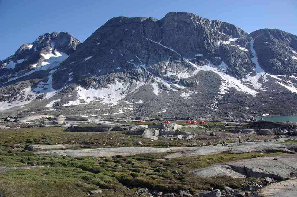 Notre camp dans l’île d’Angmagssalik, le 6 juillet 2014