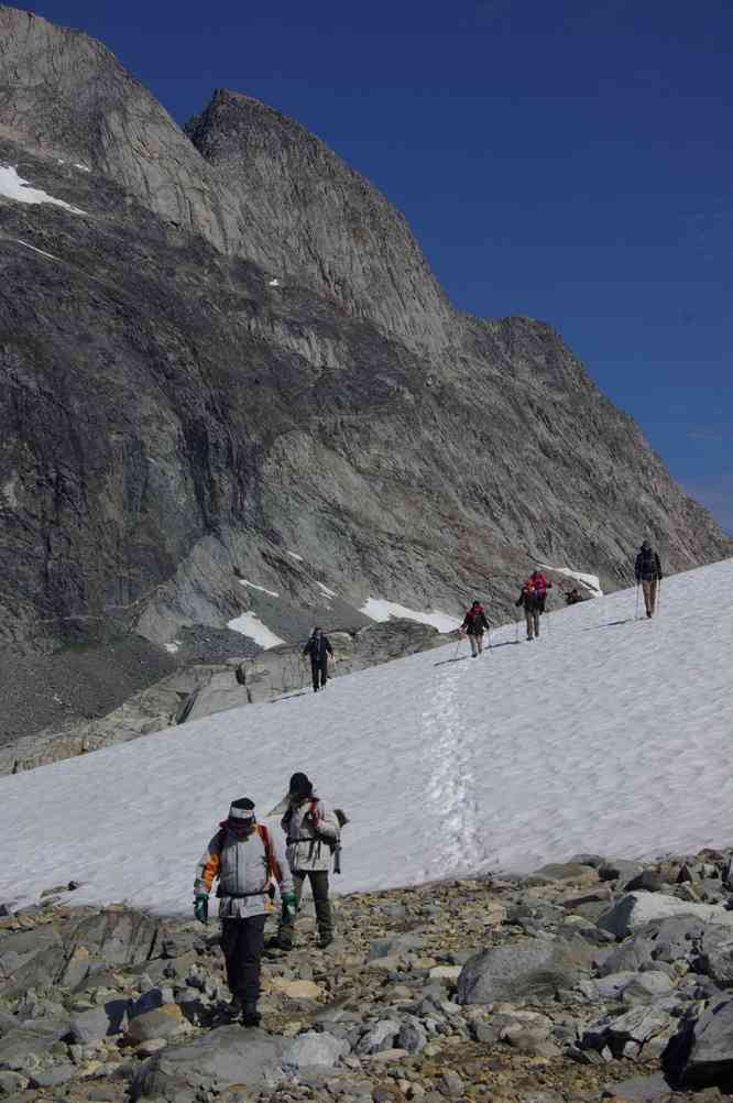 Randonnée dans la vallée Kûgarmîtavqutâ, le 7 juillet 2014