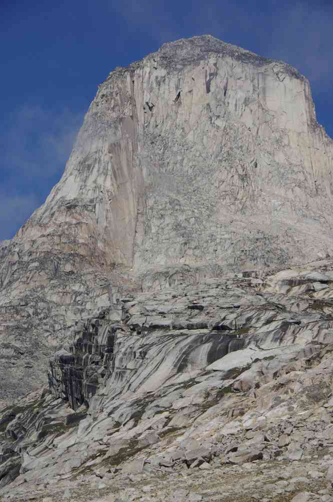 Cette face regorge de voies d’escalade inexplorées, le 10 juillet 2014