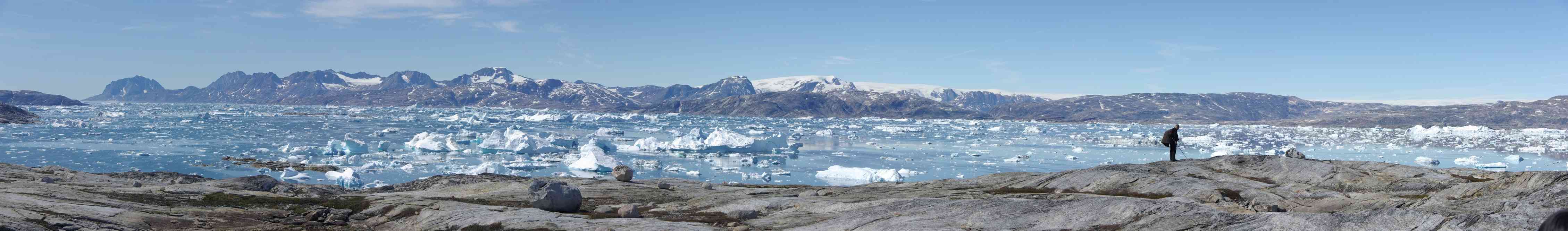 Vue panoramique depuis l’île de Sarpaq, le 13 juillet 2014