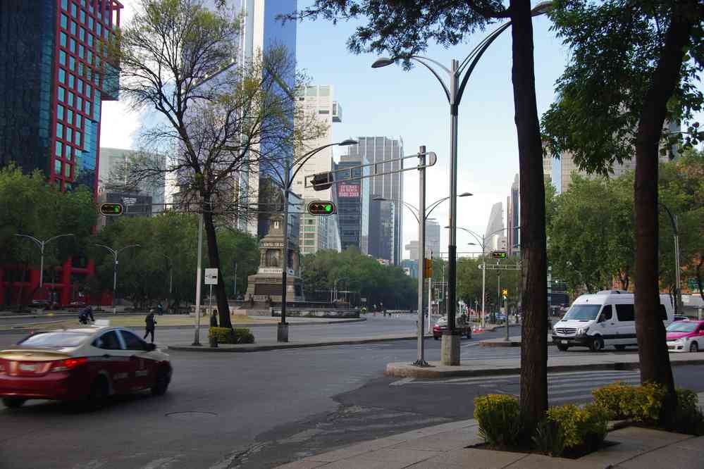 Paseo de la Reforma (promenade de la Réforme) ; les « Champs-Élysées » mexicains, le 17 janvier 2016