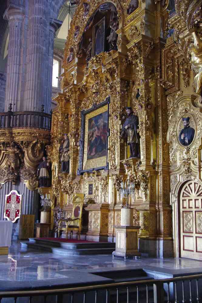 Intérieur de la cathédrale de Mexico, le 17 janvier 2016