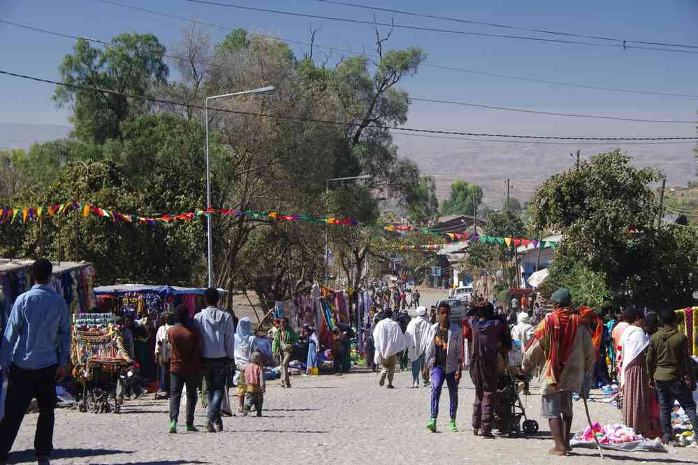 Une rue de Lalibela (ላሊበላ), le 9 janvier 2017