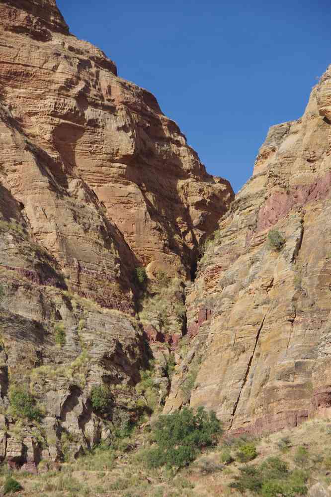 Montée par cette gorge au rocher de Korkor, le 14 janvier 2017