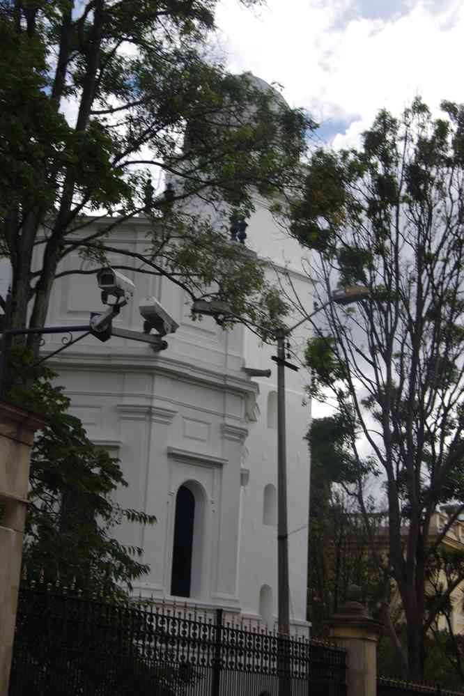 Observatoire de Bogotá. Le directeur fondateur Francisco José de Caldas y aurait découvert un cratère lunaire, le 23 janvier 2018