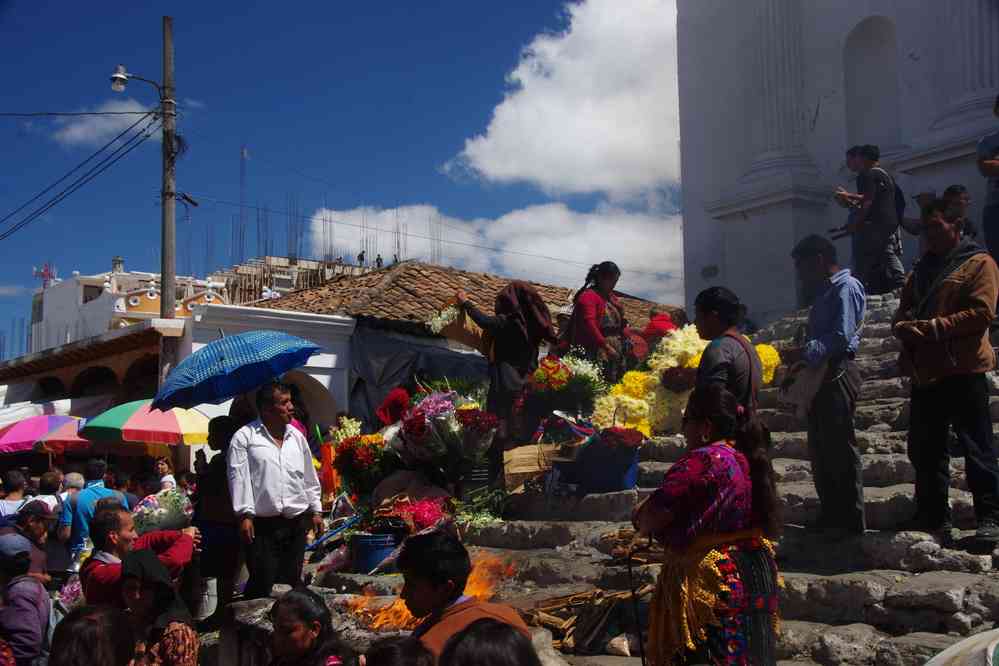 Devant l’église de Chichicastenango, le 16 février 2020