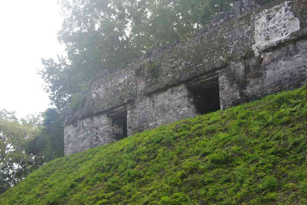 Tikal : l’Acropole sud (ou place des Sept temples), le 21 février 2020