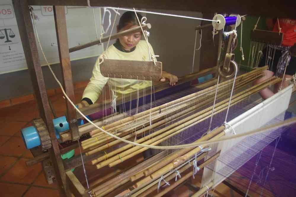 Visite d’un atelier d’artisannat à Siem Reap (ក្រុងសៀមរាប), le 24 janvier 2023