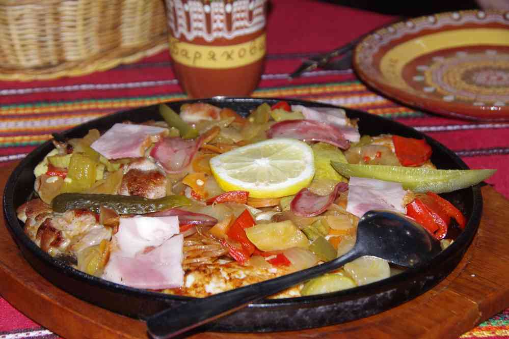 Bansko (Банско). Restaurant traditionnel bulgare, le 24 juillet 2019
