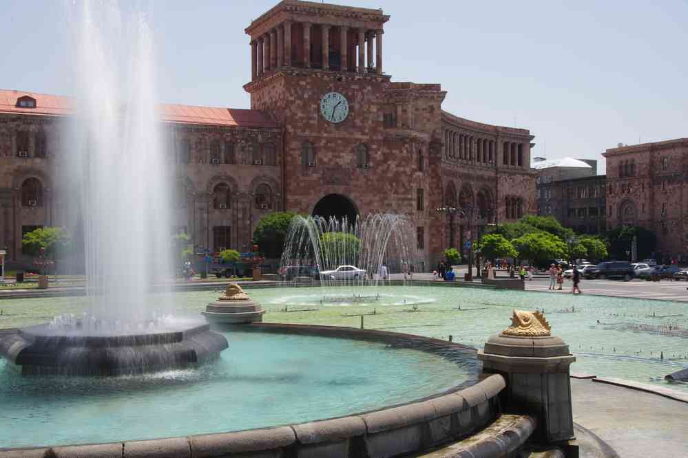 Erevan (Երևան), place de la République, le 30 juillet 2017 Erevan (Երևան), place de la République, le 30 juillet 2017