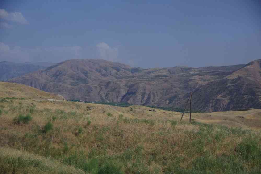 Entre Erevan (Երևան) et le monastère de Géghard (Գեղարդ), le 30 juillet 2017