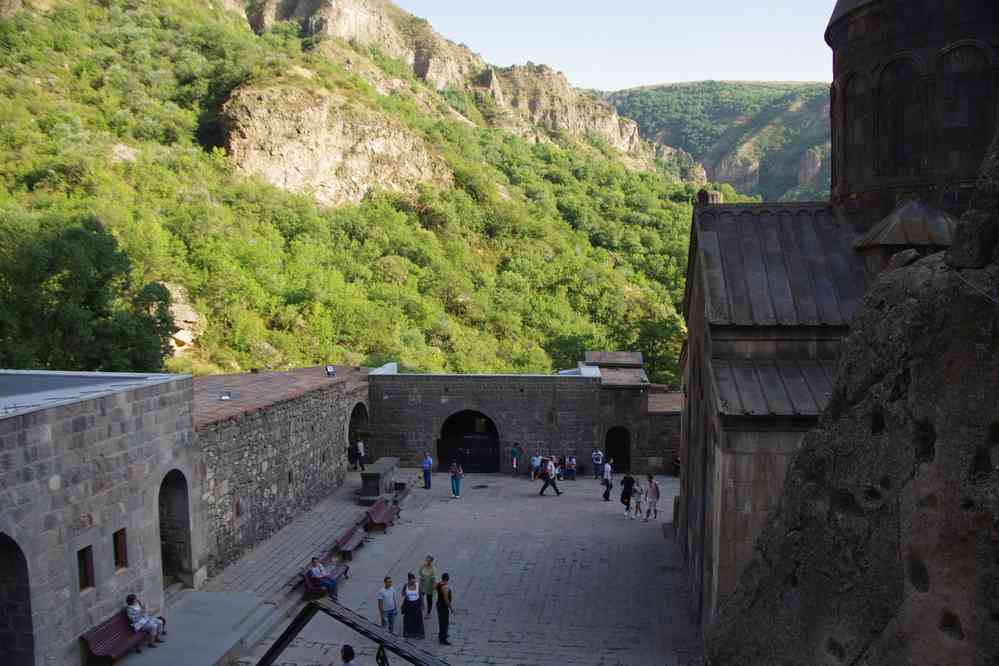 Monastère de Géghard (Գեղարդ), le 30 juillet 2017 Monastère de Géghard (Գեղարդ), le 30 juillet 2017