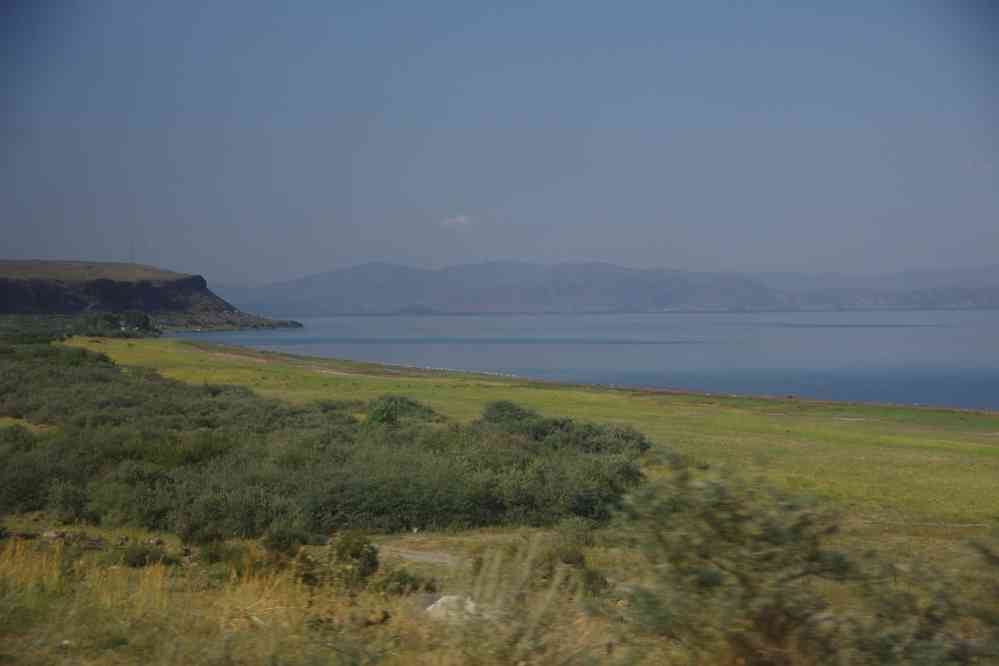 Rives du lac Sevan (Սևանա լիճ), le 3 août 2017 Rives du lac Sevan (Սևանա լիճ), le 3 août 2017