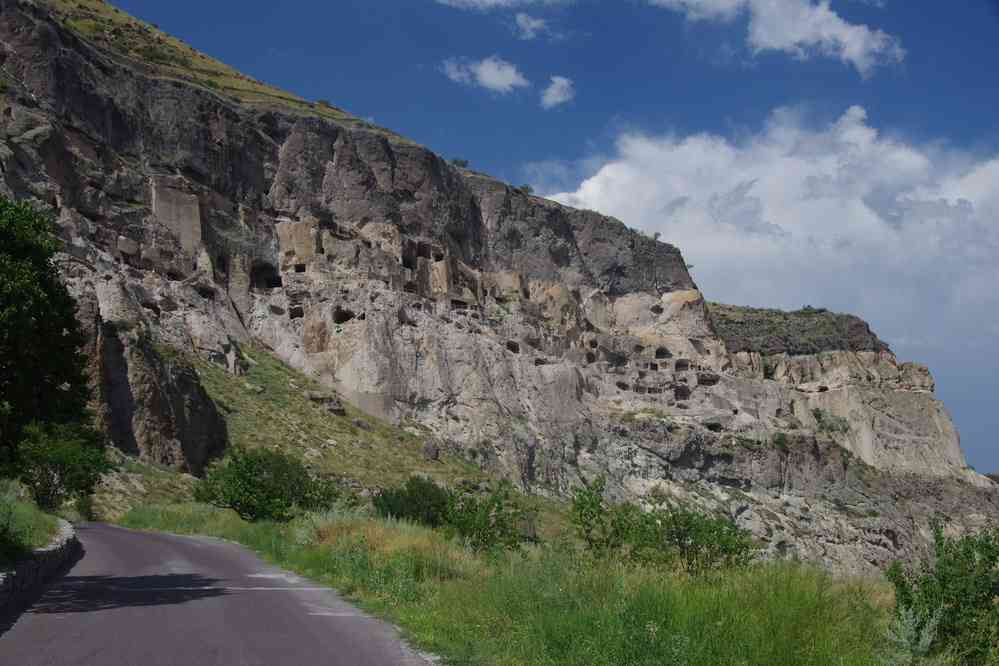 La ville troglodyte de Vardzia (ვარძია), le 5 août 2017 La ville troglodyte de Vardzia (ვარძია), le 5 août 2017