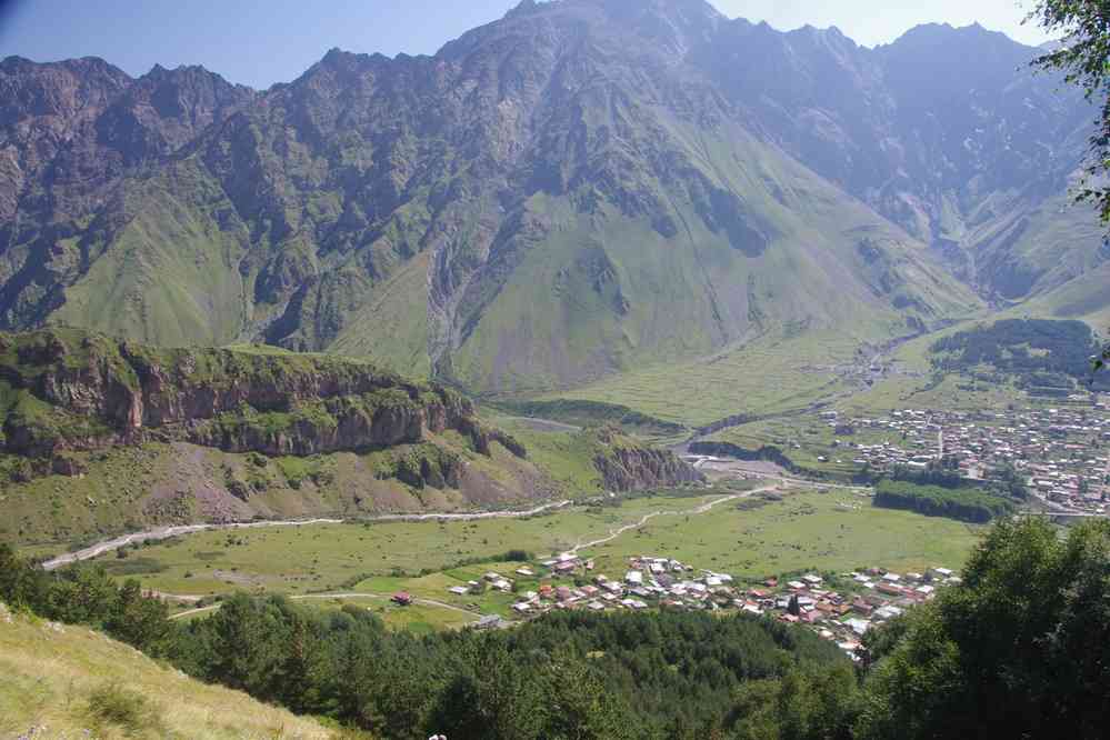 Montée vers l’église de la Sainte-Trinité de Gergéti (გერგეტი), le 7 août 2017