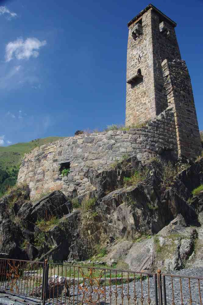 Tour de guet du village de Sno (სნო), le 8 août 2017