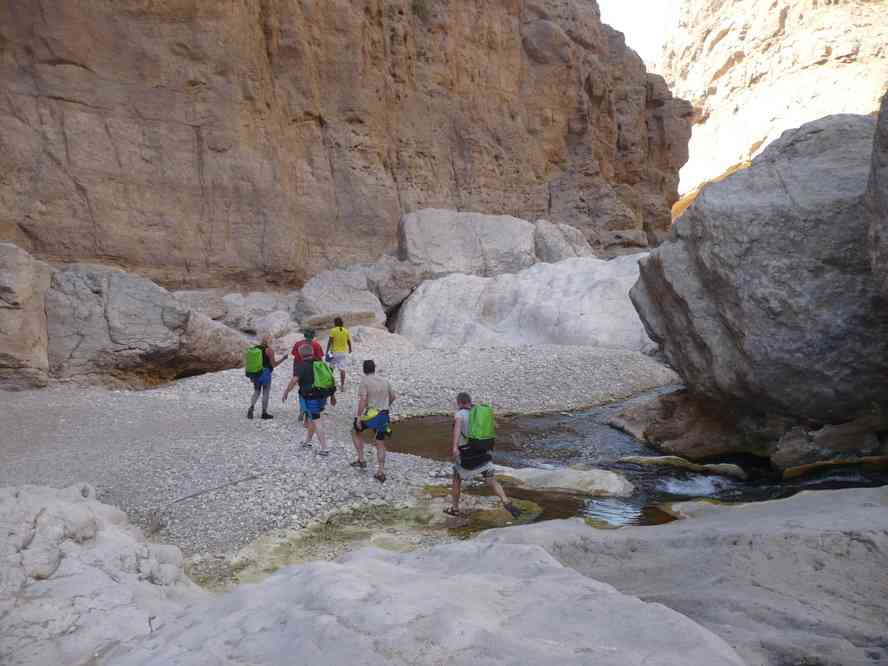 Marche dans les gorges de Wadi Bani Khalid, le 30 mars 2012