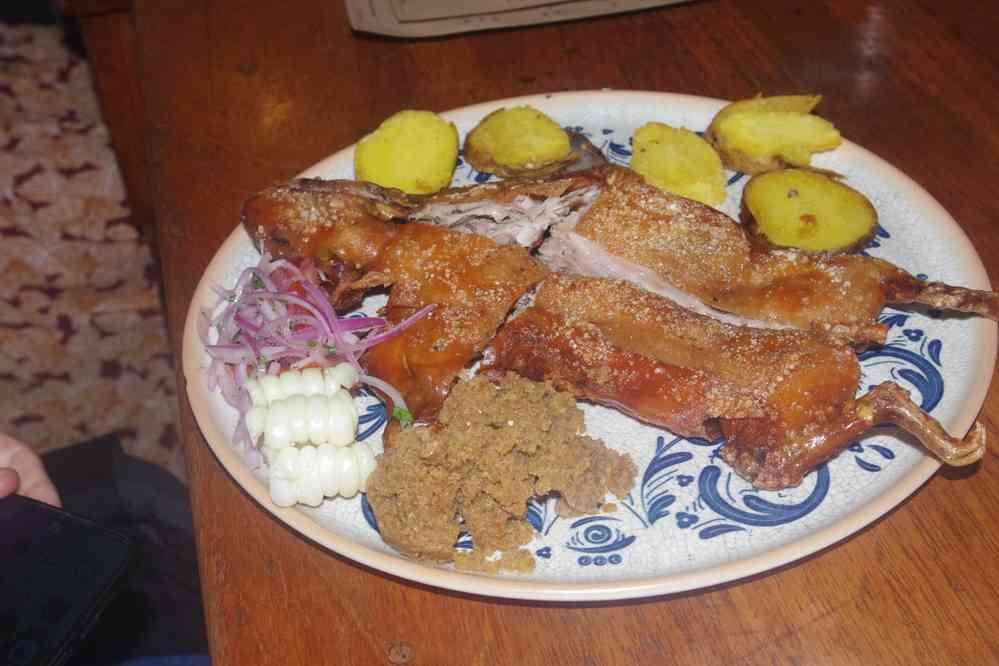 Arequipa, restaurant typique. Plat de cochon d’Inde choisi par Simon, le 4 août 2024