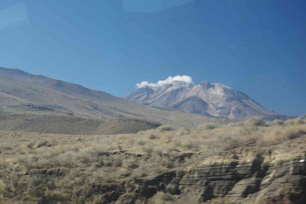 Route entre Arequipa et Chivay. Vue sur le Nevado Chachani (6057 m), le 5 août 2024