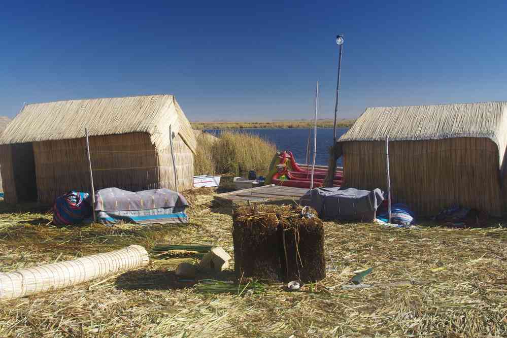 Lac Titicaca, sur une île flottante des Uros, le 7 août 2024